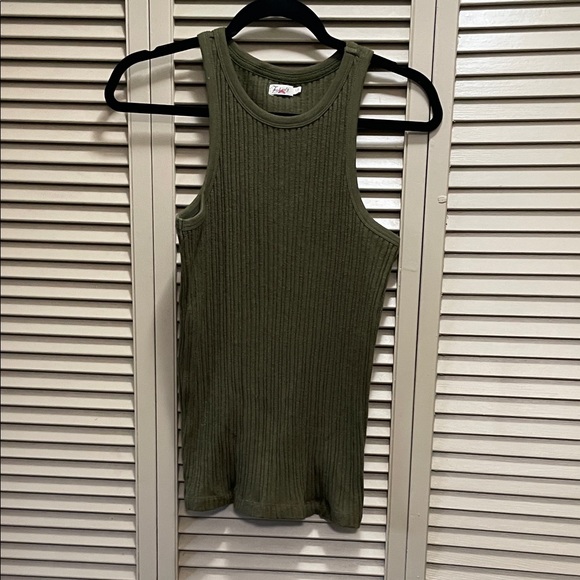 Faherty Tops - Faherty Olive Ribbed Knit Top